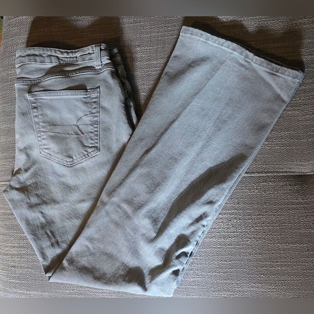 Womens Size 14 Lower Mid Rise Light Gray American Eagle Bootcut Jeans NWOT Large